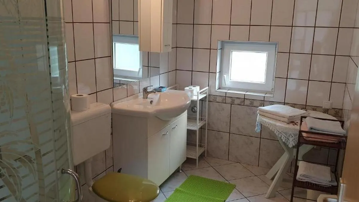 Apartments With A Parking Space Omisalj, Krk - 22474 Croatia